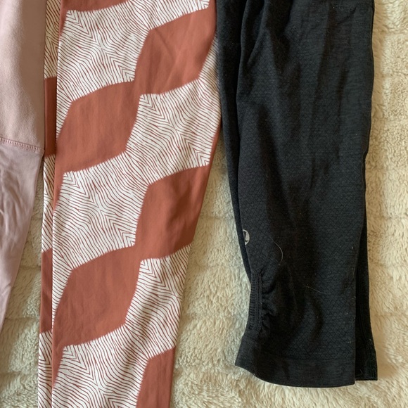 Legging bundle deal.  5 pairs for $50 fits xs-sm. - Picture 4 of 5